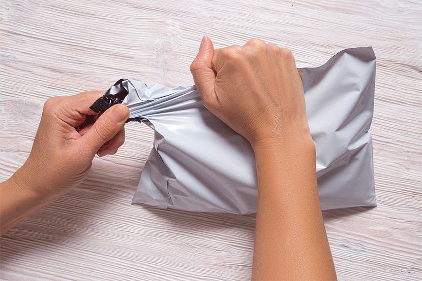bolsas de plástico para envíos resistentes y personalizables mensajerías y paqueterías